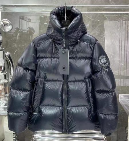 Guangzhou high-end Canada Goose 2023 autumn/winter unisex coats available. Colors: black, beige. Sizes: S, M, L, XL.
