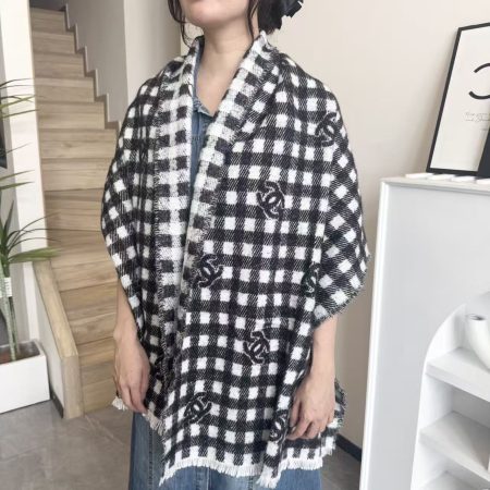 Chanel new black scarf, 100% cashmere, 70x200, incredibly soft and classic.