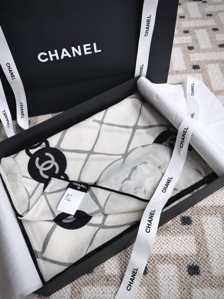 New Black and White Camellia Silk-Velvet Shawl. Double-sided same color printing, elegant and sophisticated. Size: 135x135 cm.