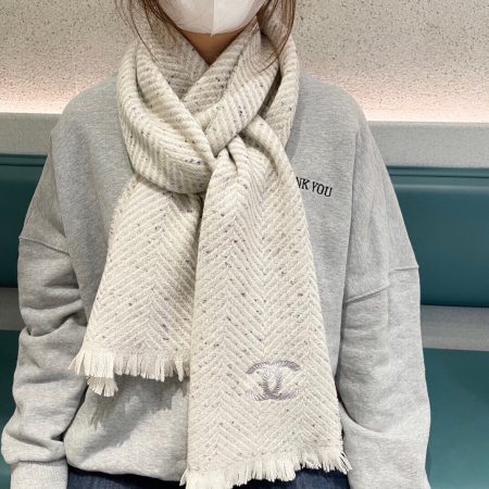 Chanel's new black scarf, 100% cashmere, 35x180 size, incredibly soft and classic.