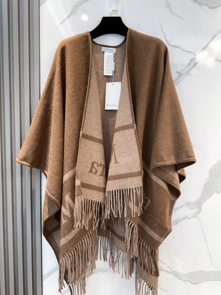 Maxmara 2024 popular cloak cape, soft lightweight wool material, size 130x160cm. Perfect for cold weather with long boots.