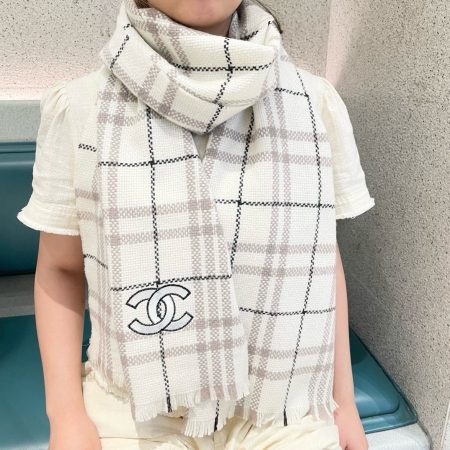 Chanel 2025 latest luxury cashmere scarf with logo embroidery, elegant color matching, exquisite details, and premium style.