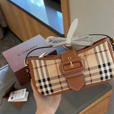 Burberry Sling latest popular underarm bag