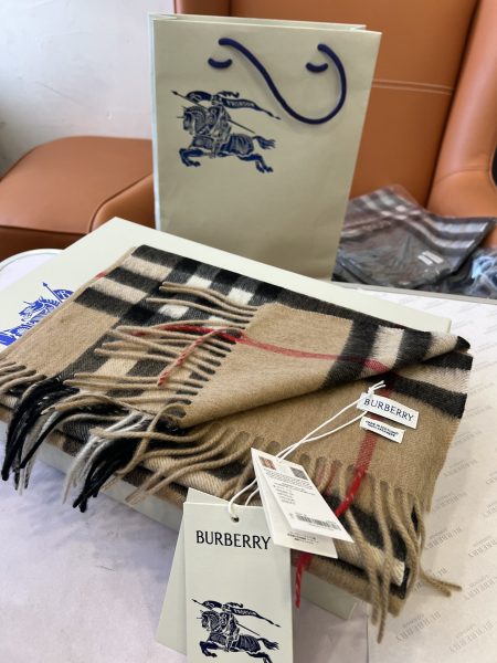 Burberry classic camel check scarf, unisex, 100% cashmere, 168x30cm, 140g.
