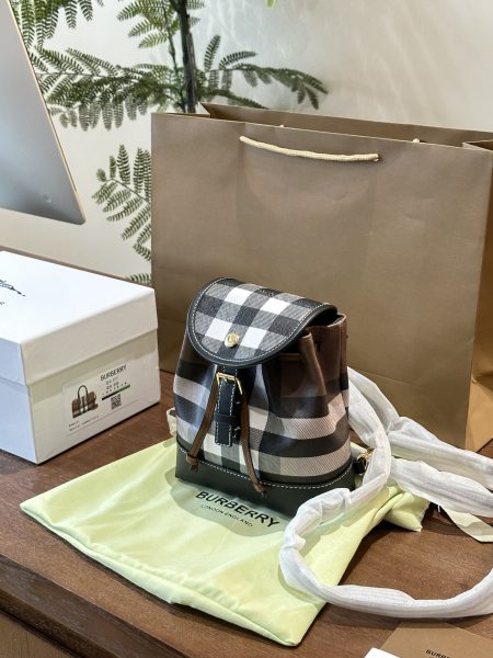 BURBERRY mini drawstring backpack, 15x7x18cm.