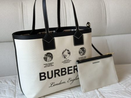 Burberry canvas tote, size 36x30cm. Beautiful, versatile, includes inner pouch. High-quality imported fabric.