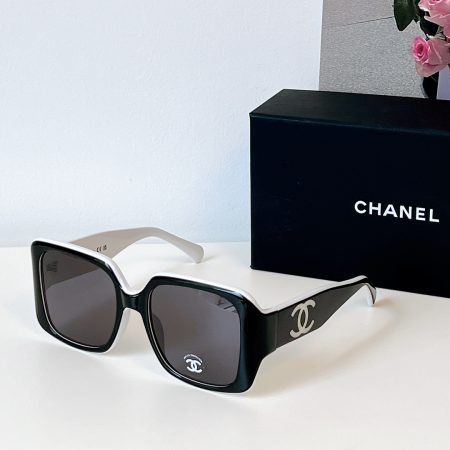CHANEL Vacation Essential. Model 6069. Size: 55 opening, 20-135.