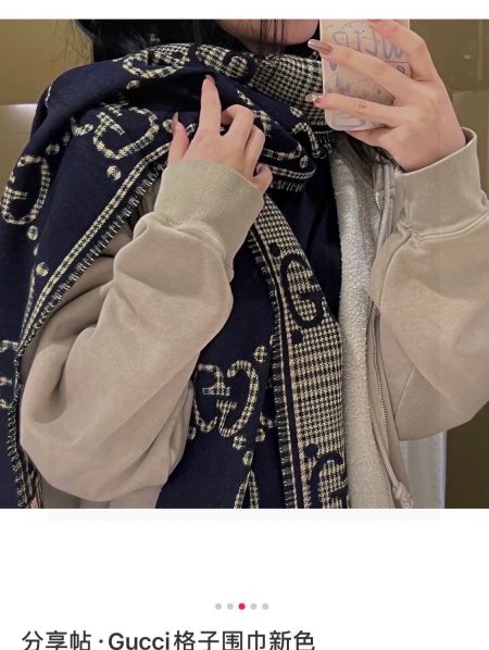 High-version G-style letter wool scarf, 47x180. Features oversized GG pattern from 1970s, evolved from 1930s Gucci design. Combines retro plaid style with modern fashion.