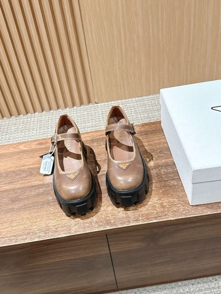 PRADA Fall Winter Platform Mary Janes. Retro stylish design with leather upper, comfortable and vibrant colors. Available in sizes 35-41.