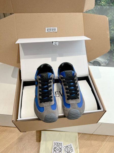 Loewe 2025 Paris Fashion Week Ballet Runner sneakers. Minimalist style, very versatile and comfortable. Made with imported suede leather upper, sheepskin lining, and original mold sole. Sizes 35-45.