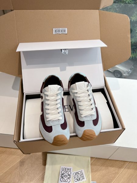 Loewe 2025 Paris Fashion Week ballet runner sneakers. Minimalist design, very versatile and comfortable. Made with imported suede leather upper, lambskin lining, and original mold sole. Sizes 35-45.