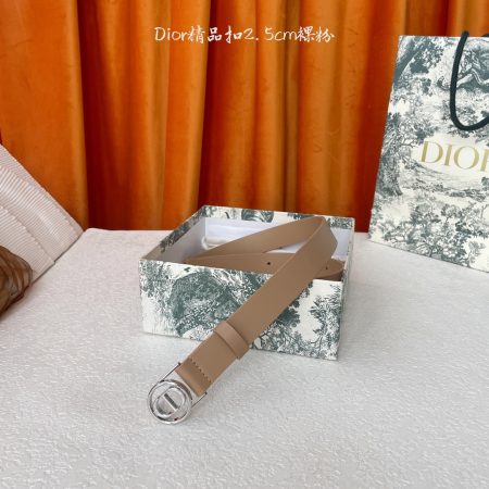 Dior's smooth leather belt features a gold CD buckle. It pairs elegantly with blazers, dresses, or jeans. 2.5cm width.