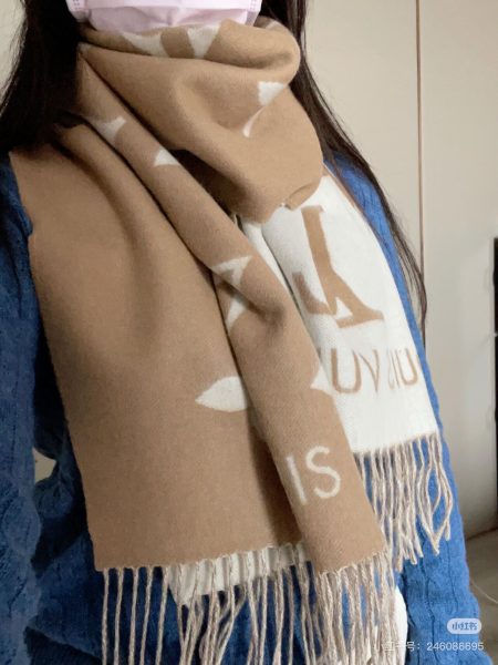 L Huo Siyan same style wool version. High-quality double-sided cashmere coat, identical to boutique details. Two versions available.