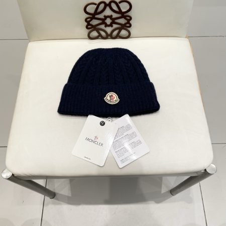 Louis Vuitton Wool Beret: Original Japanese-style Knitted Women's Warm Painter Hat