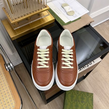 Top version GUCCI Chunky B series sneakers for couples. Combines dad shoes, white sneakers, and distressed shoes. Made with imported cowhide, custom lambskin lining, and 4cm IP foam sole. Full original packaging.