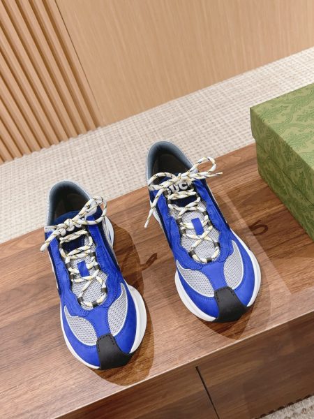 Gucci Run 2023/SS new unisex sneakers. Inspired by sportswear, features white suede, two-tone rubber sole, and iconic GG detail.