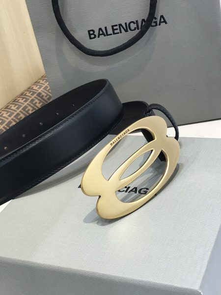 Balenciga Fall-Winter 35mm black belt with retro design, Italian gold-tone buckle, elegant style.