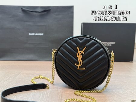 YSL early spring series round coin bag, highly recommended for personal use. The chain design is exceptionally beautiful.