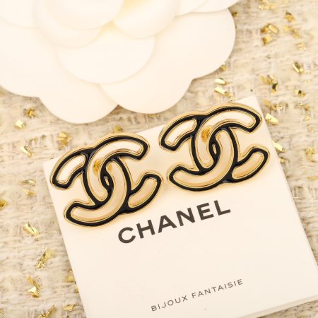Chanel comic enamel earrings, 24A collection, brass with enamel, high craftsmanship, stylish and trendy design.