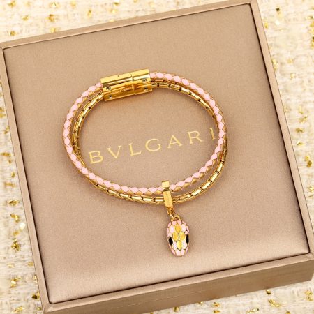 Bvlgari new Serpenti double-layer bracelet in 2024 limited pink & gold. Fashionable, elegant, custom chain & magnetic clasp.